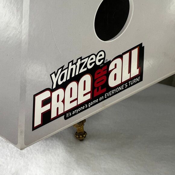Yahtzee Free for All board game complete - Picture 3 of 7